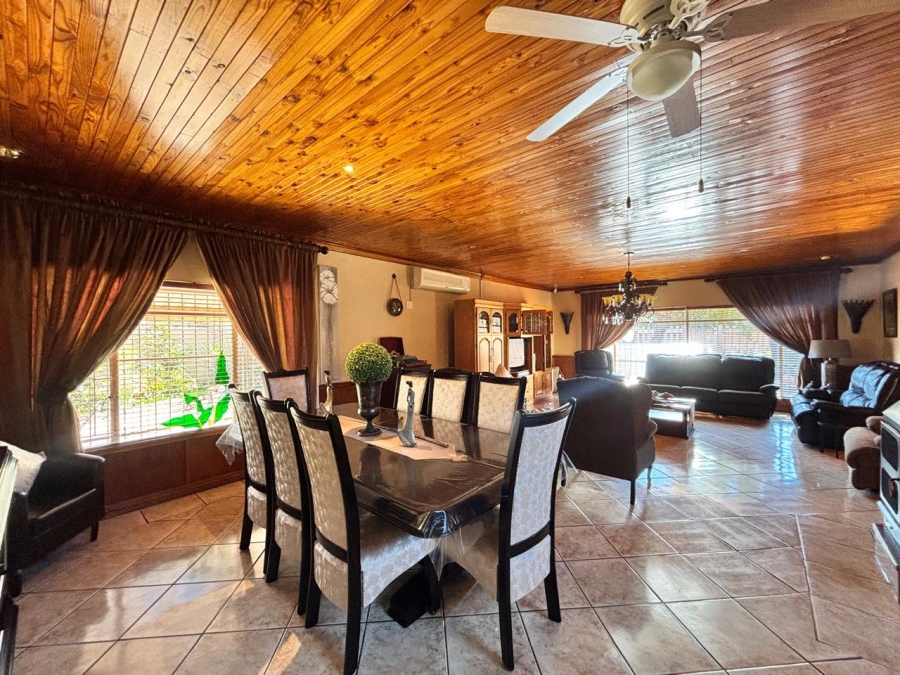 4 Bedroom Property for Sale in Flamwood North West